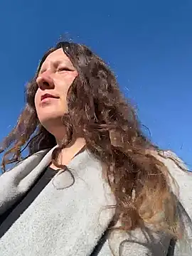 Snapshot of AnielaMarie chatting on 09.22.25 AnielaMarie online show from 09.22.25