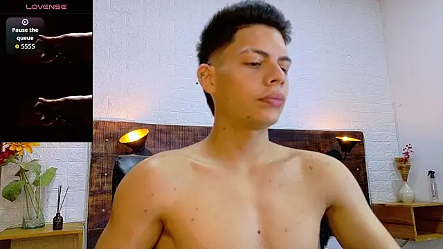 Snapshot of JhosuaVega chatting on 10.23.25 JhosuaVega online show from 10.23.25