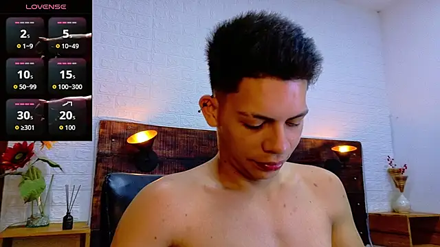 Snapshot of JhosuaVega chatting on 10.26.25 JhosuaVega online show from 10.26.25