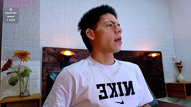 Snapshot of JhosuaVega chatting on 11.08.25 JhosuaVega online show from 11.08.25