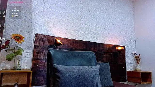 Snapshot of JhosuaVega chatting on 11.11.25 JhosuaVega online show from 11.11.25