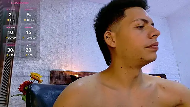 Snapshot of JhosuaVega chatting on 11.26.25 JhosuaVega online show from 11.26.25