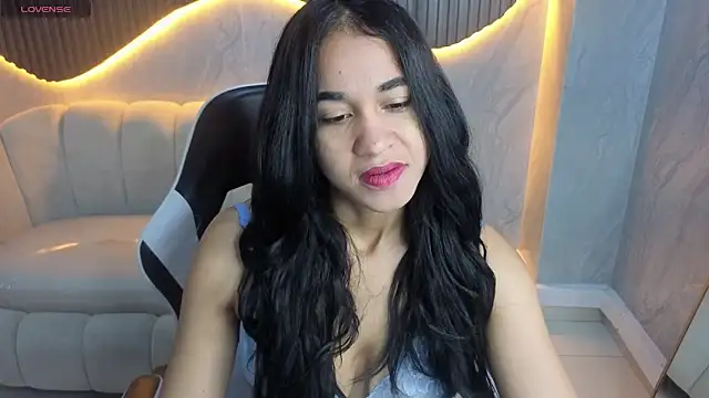 Snapshot of Maia_Tx chatting on 11.04.25 Maia Tx online show from 11.04.25