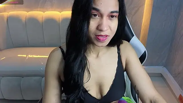 Snapshot of Maia_Tx chatting on 11.08.25 Maia Tx online show from 11.08.25