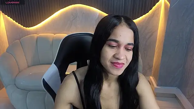 Snapshot of Maia_Tx chatting on 11.09.25 Maia Tx online show from 11.09.25