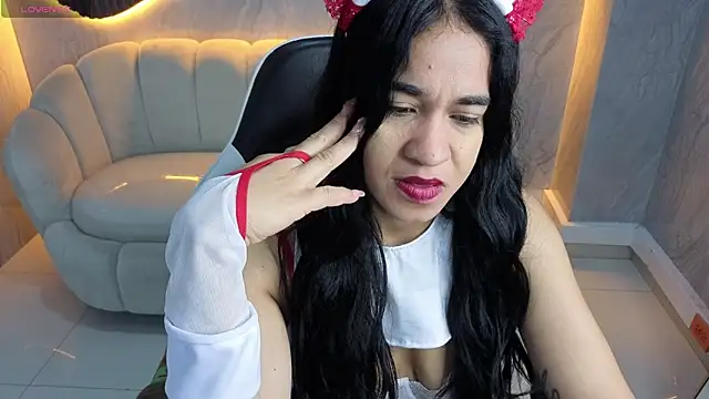 Snapshot of Maia_Tx chatting on 11.14.25 Maia Tx online show from 11.14.25