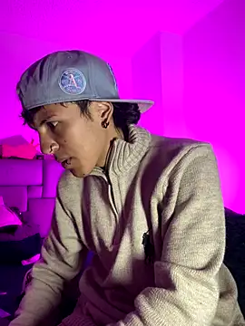 NaytonFreeman online show from 11.04.25