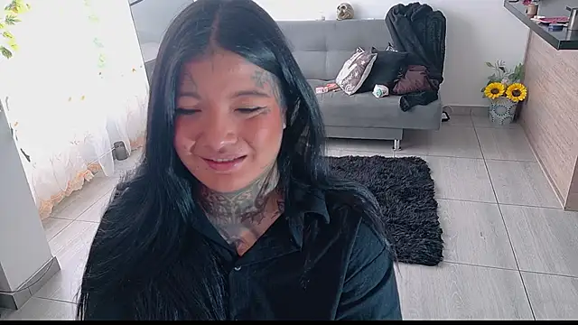 Snapshot of Unatatuada chatting on 09.18.25 Unatatuada online show from 09.18.25