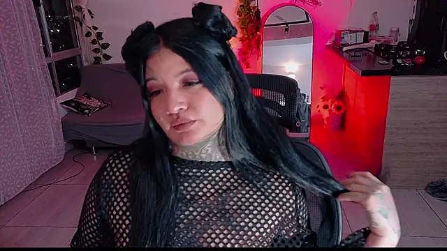 Snapshot of Unatatuada chatting on 10.05.25 Unatatuada online show from 10.05.25