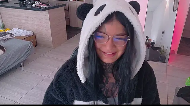 Snapshot of Unatatuada chatting on 10.09.25 Unatatuada online show from 10.09.25