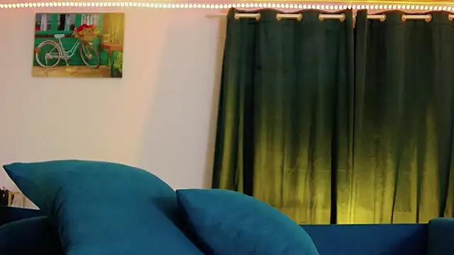 Snapshot of ScarlettNoirr chatting on 04.28.26 ScarlettNoirr online show from 04.28.26