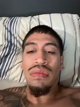 Snapshot of busnfatnutsLildee chatting on 10.30.25 busnfatnutsLildee online show from 10.30.25