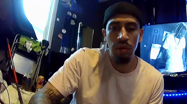 Snapshot of busnfatnutsLildee chatting on 11.22.25 busnfatnutsLildee online show from 11.22.25