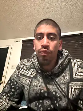 Snapshot of busnfatnutsLildee chatting on 11.24.25 busnfatnutsLildee online show from 11.24.25