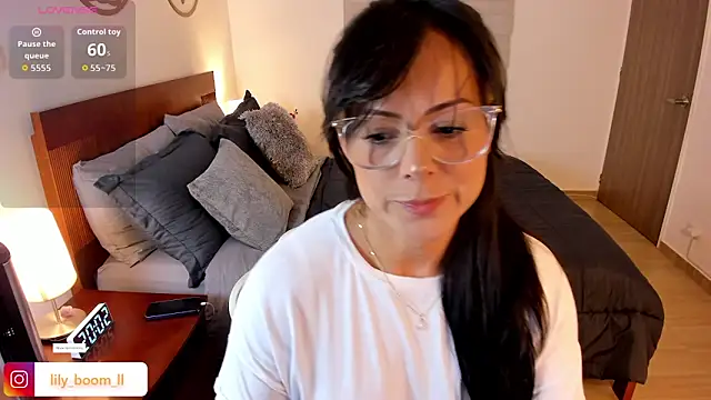 Lyliboomm online show from 11.22.25