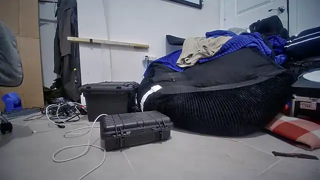 Snapshot of jasoncali305 chatting on 11.02.25 jasoncali305 online show from 11.02.25