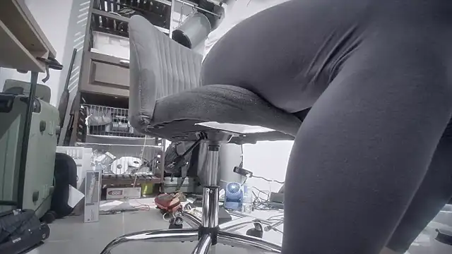 Snapshot of jasoncali305 chatting on 11.08.25 jasoncali305 online show from 11.08.25