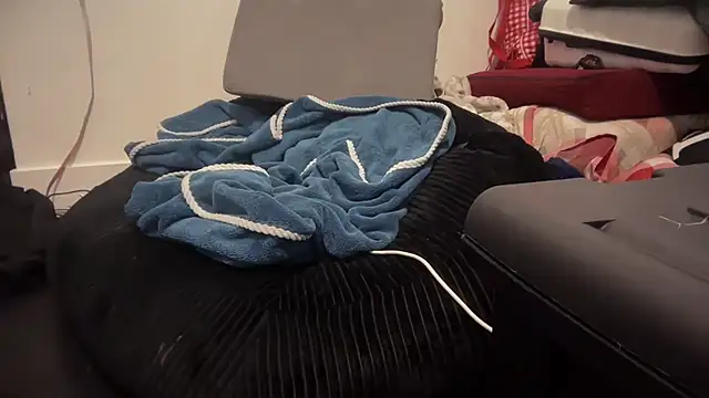 Snapshot of jasoncali305 chatting on 11.12.25 jasoncali305 online show from 11.12.25