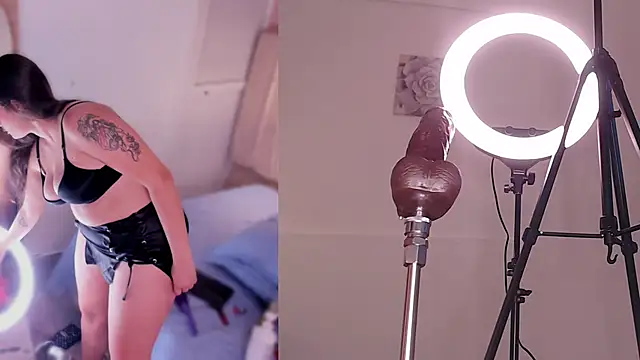 Snapshot of hannahst_ chatting on 02.18.26 hannahst online show from 02.18.26