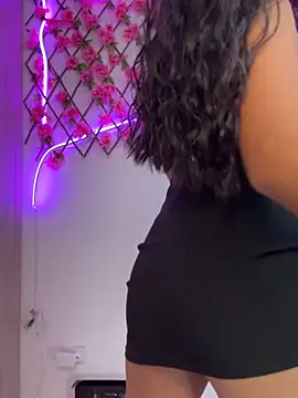 RaquelOficial online show from 10.14.25