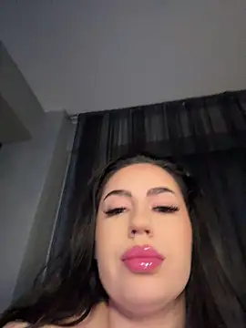 Snapshot of Andrestarr chatting on 06.19.26 Andrestarr online show from 06.19.26