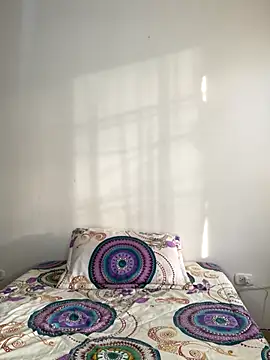 Michelle Narvaez online show from 09.19.25