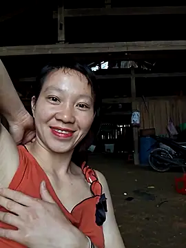 bonnie-00 online show from 10.24.25