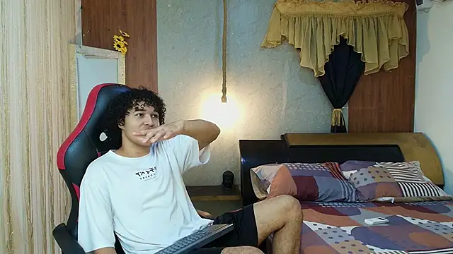 Snapshot of fire_drako_ chatting on 04.02.26 fire drako online show from 04.02.26