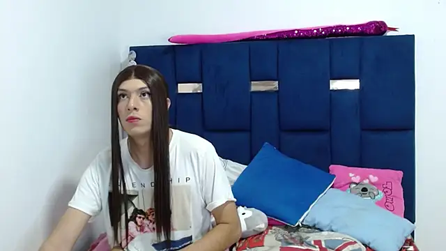 Snapshot of PinkLuna_LolaBloom chatting on 01.14.26 PinkLuna LolaBloom online show from 01.14.26