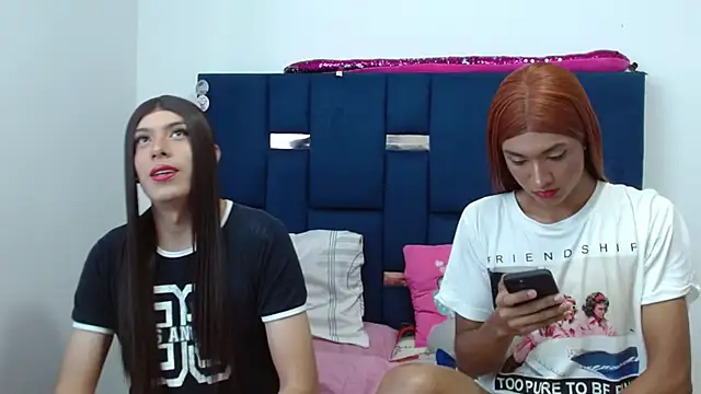 Snapshot of PinkLuna_LolaBloom chatting on 01.17.26 PinkLuna LolaBloom online show from 01.17.26