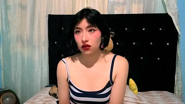 Snapshot of Sullyoonn chatting on 11.26.25 Sullyoonn online show from 11.26.25