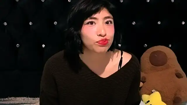 Snapshot of Sullyoonn chatting on 11.29.25 Sullyoonn online show from 11.29.25