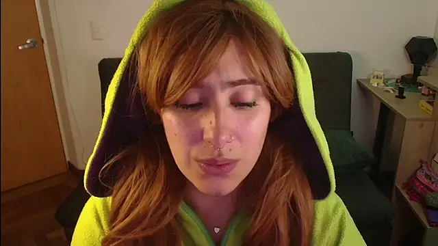 Miacatsito3 online show from 10.24.25