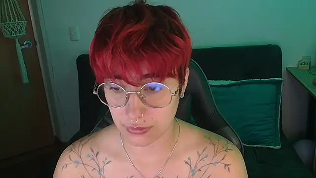 Miacatsito3 online show from 12.20.25