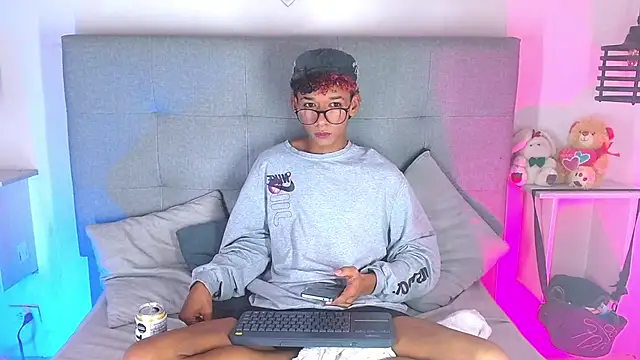 Snapshot of Billie_Turner_ chatting on 09.29.25 Billie Turner online show from 09.29.25