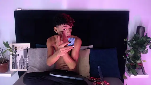 Snapshot of Billie_Turner_ chatting on 11.21.25 Billie Turner online show from 11.21.25