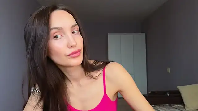 Lillian-Clark online show from 03.06.26