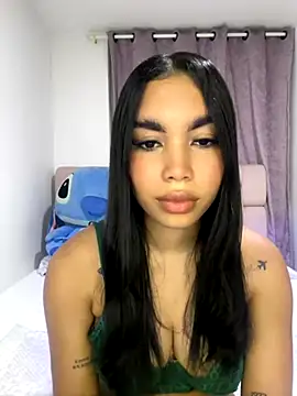 karolaalcendra online show from 11.26.25