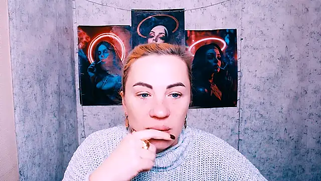 Snapshot of EmmaCat_ chatting on 11.04.25 EmmaCat online show from 11.04.25