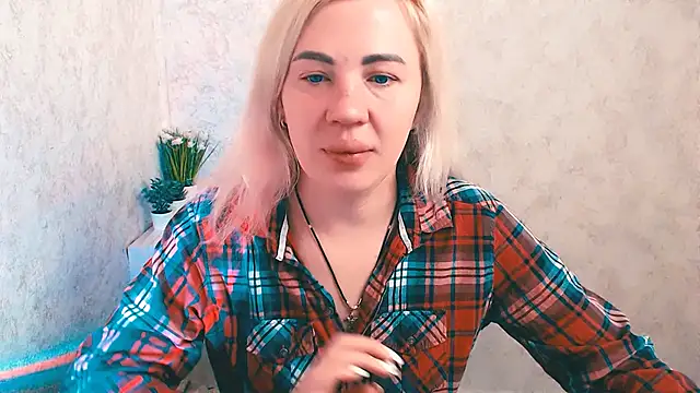 EmmaCat  online show from 01.10.26