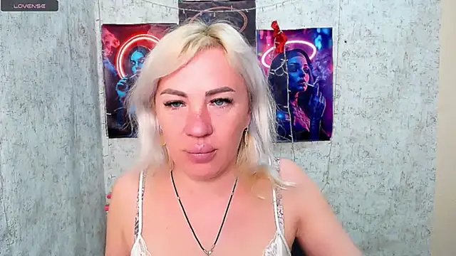 EmmaCat  online show from 04.06.26