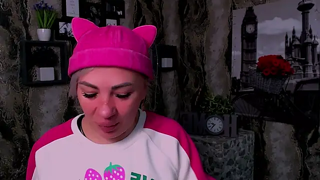 EmmaCat  online show from 04.10.26