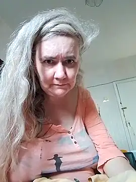 Snapshot of goodstyle chatting on 10.02.25 goodstyle online show from 10.02.25