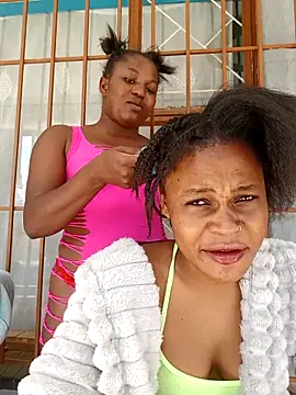 Snapshot of BlondieBitch chatting on 03.28.26 BlondieBitch online show from 03.28.26