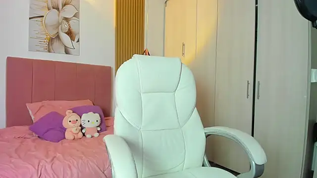 KoraRousee online show from 09.15.25