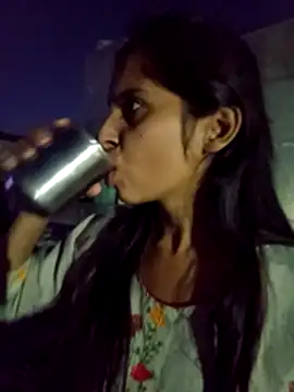 Snapshot of Saloni-Gupta chatting on 10.25.25 Saloni-Gupta online show from 10.25.25