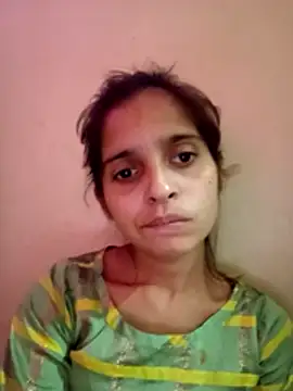 Snapshot of Saloni-Gupta chatting on 10.27.25 Saloni-Gupta online show from 10.27.25