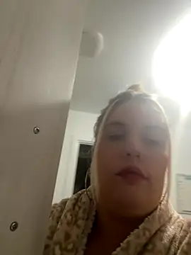 curvymilf2000 online show from 10.05.25