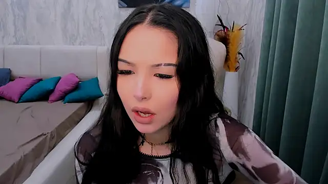 ElizabethParkk online show from 10.13.25