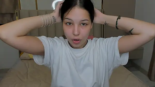 ElizabethParkk online show from 11.24.25